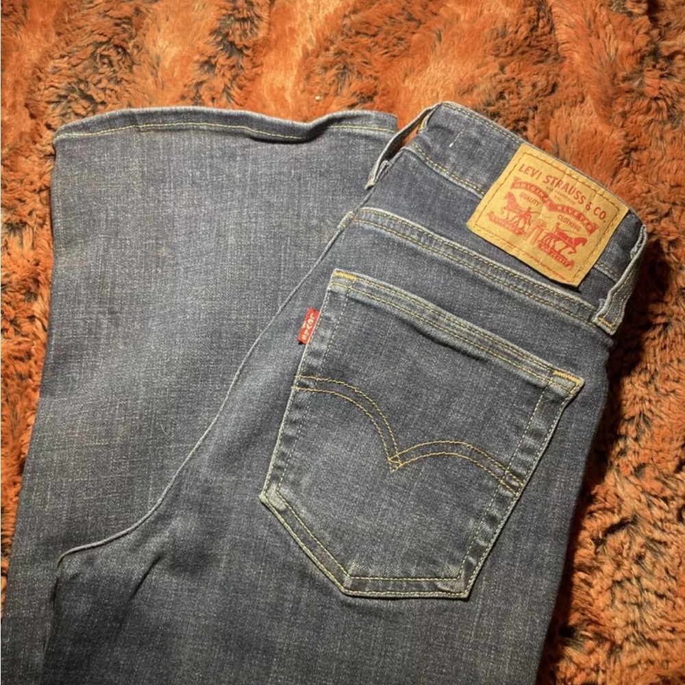 Woman’s Levi bootcut jeans size 26